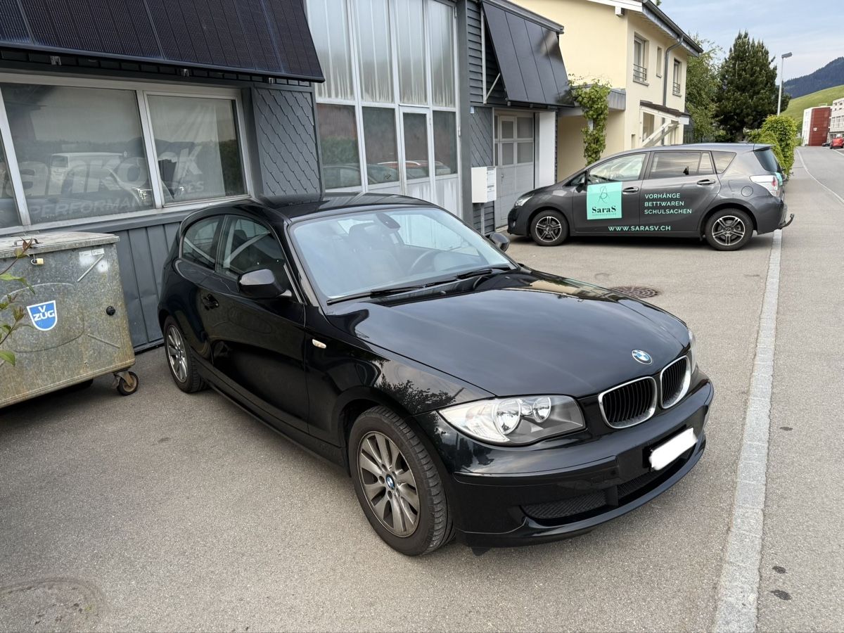 BMW Automobili: BMW 116i, Top Zustand – Usato da Baar venduto da seme3595
