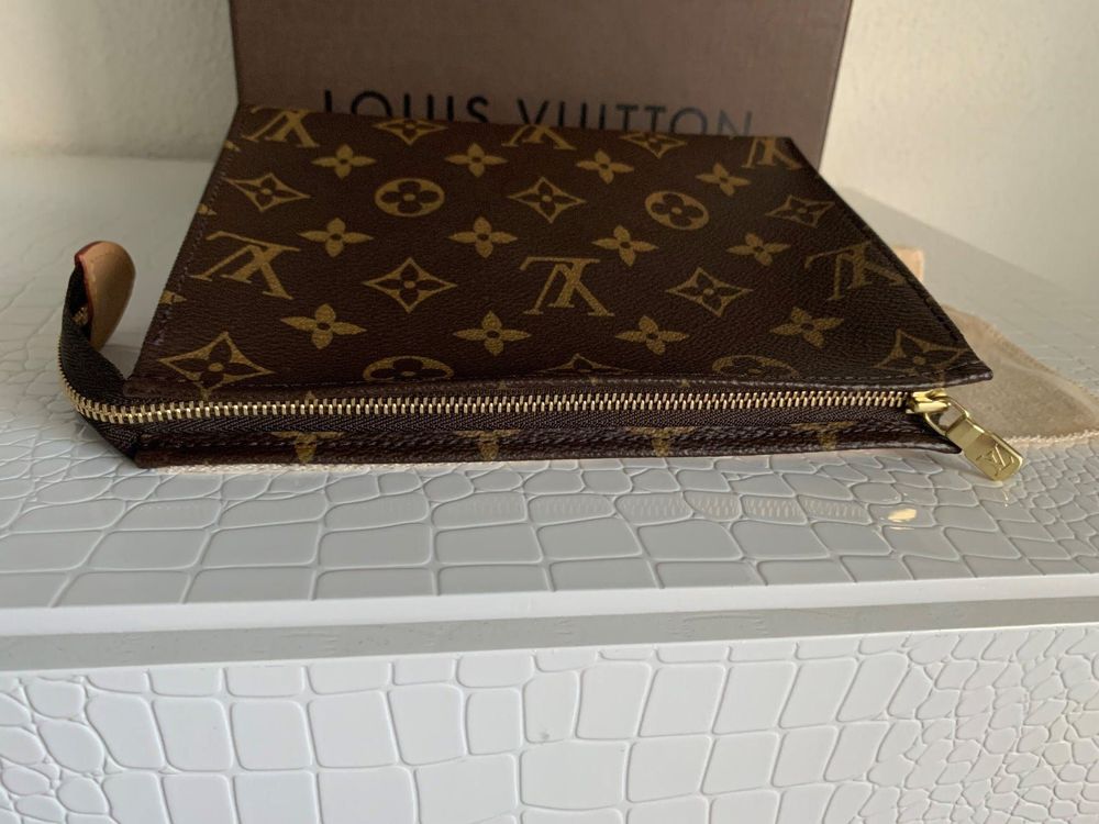 Louis vuitton pochette toilette on sale 19