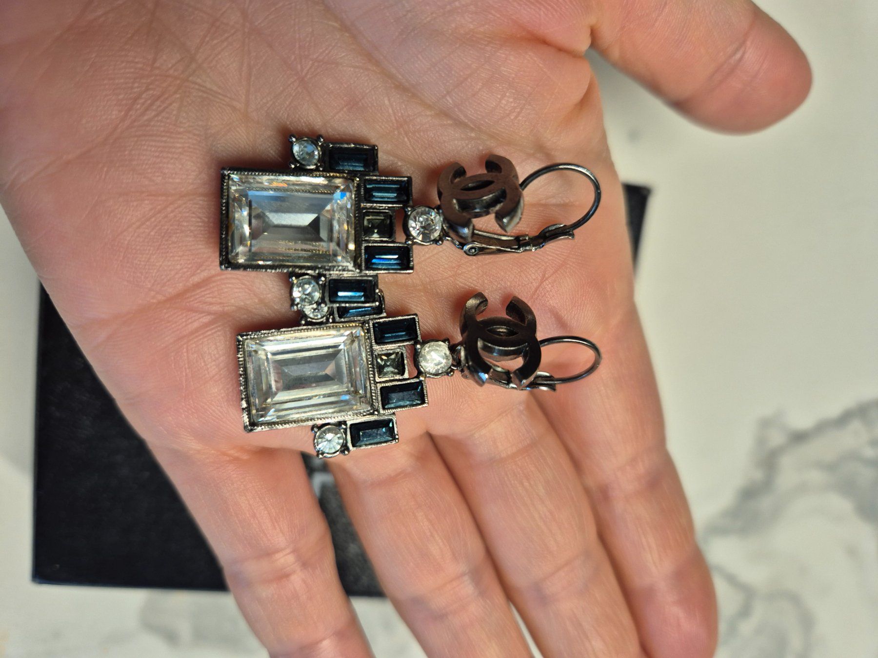 Chanel Ohrringe & -stecker: CHANEL Crystal Drop Earrings – Gebraucht aus Winterthur von geo_kt7l 5