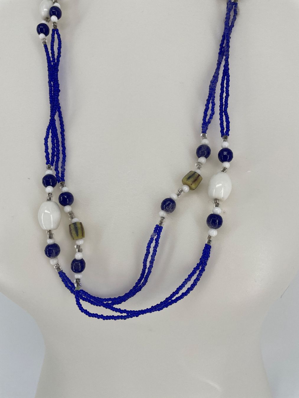 Catenine: Halskette, blau weiss – Usato da Auenstein venduto da moin. 1