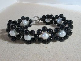 Schmuckstück Naturstein Blumen Armband schwarz/weiß Onyx und
