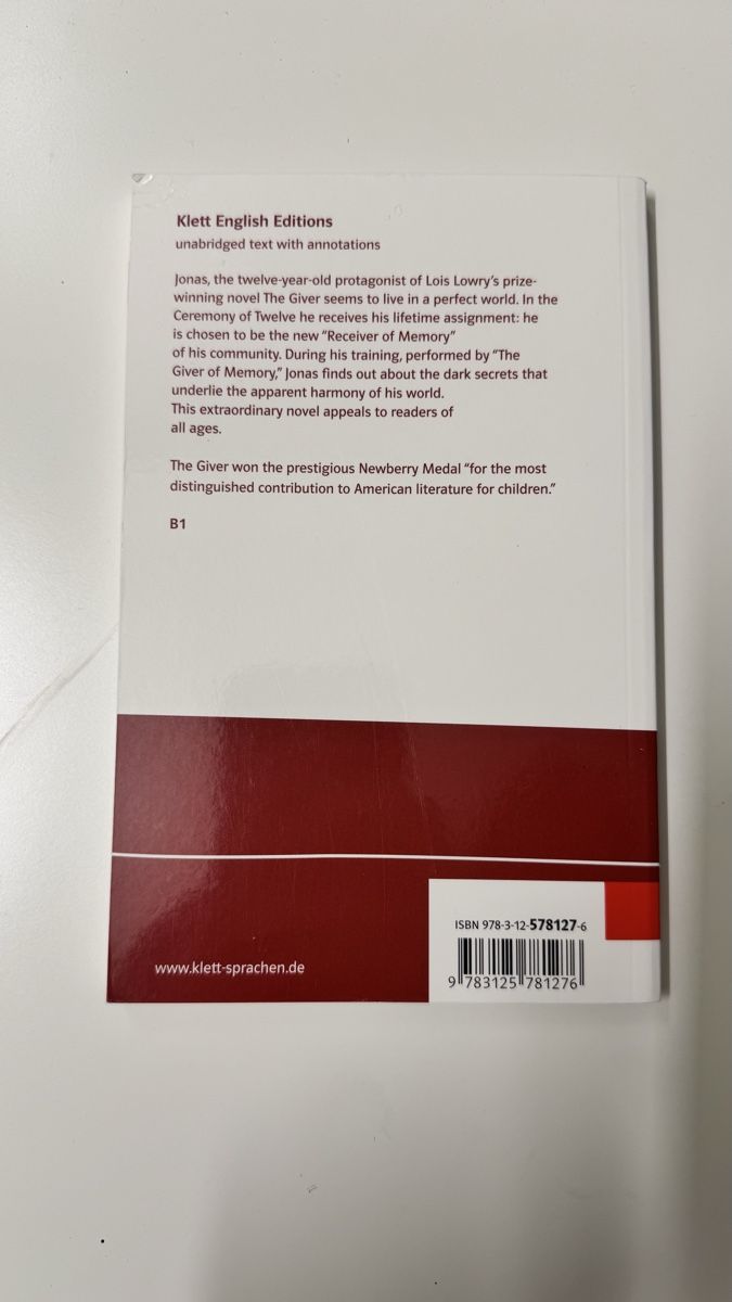 Libri: Lois Lowry's "The Giver" – Nuovo (secondo la descrizione) da Oberägeri venduto da rsi_h6fc 1