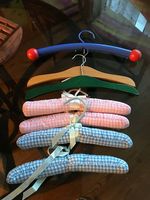 cintres pour habits petit enfant