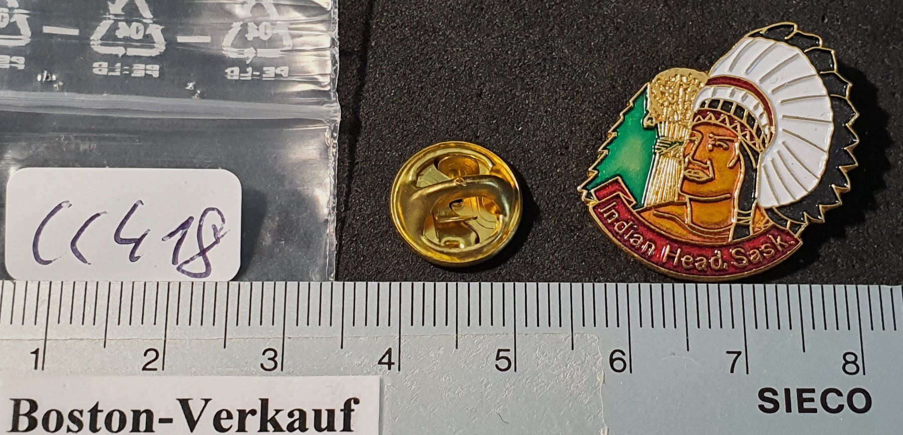 Placchette & Badge: CC418 - Pin Indian Head Saskatchewan Canada – Usato da Reinach BL venduto da Boston-Verkauf 1