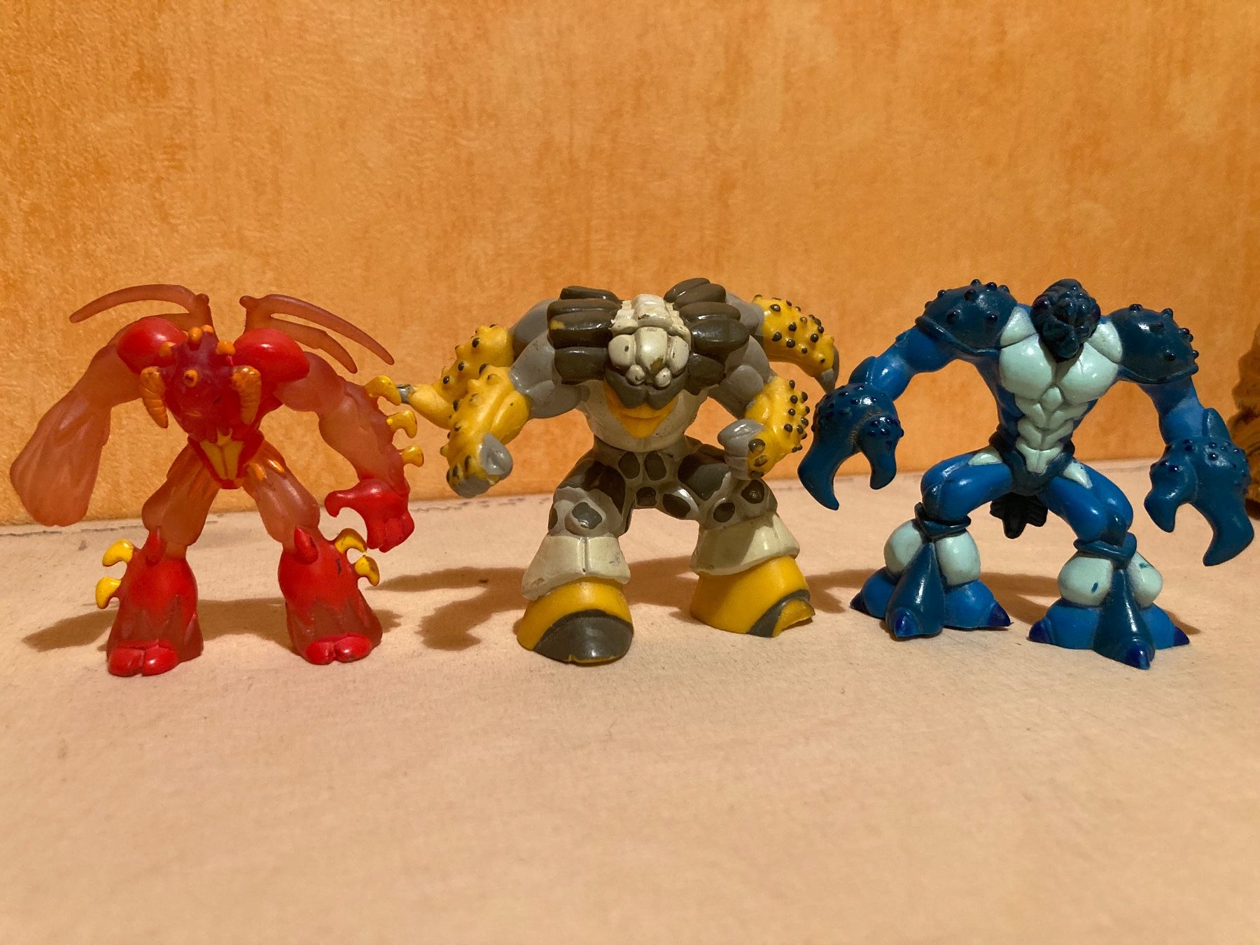 Figuren: Lot de 7 figurines "Gormiti" et 1 support. – Gebraucht aus Belmont-sur-Yverdon von Manu1112 3
