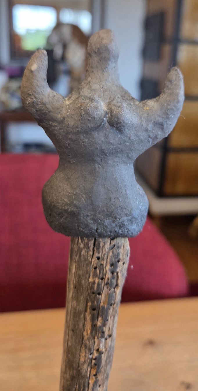Statuette: Figur im afrikanischen Stil – Usato da Rehetobel venduto da hobirot01