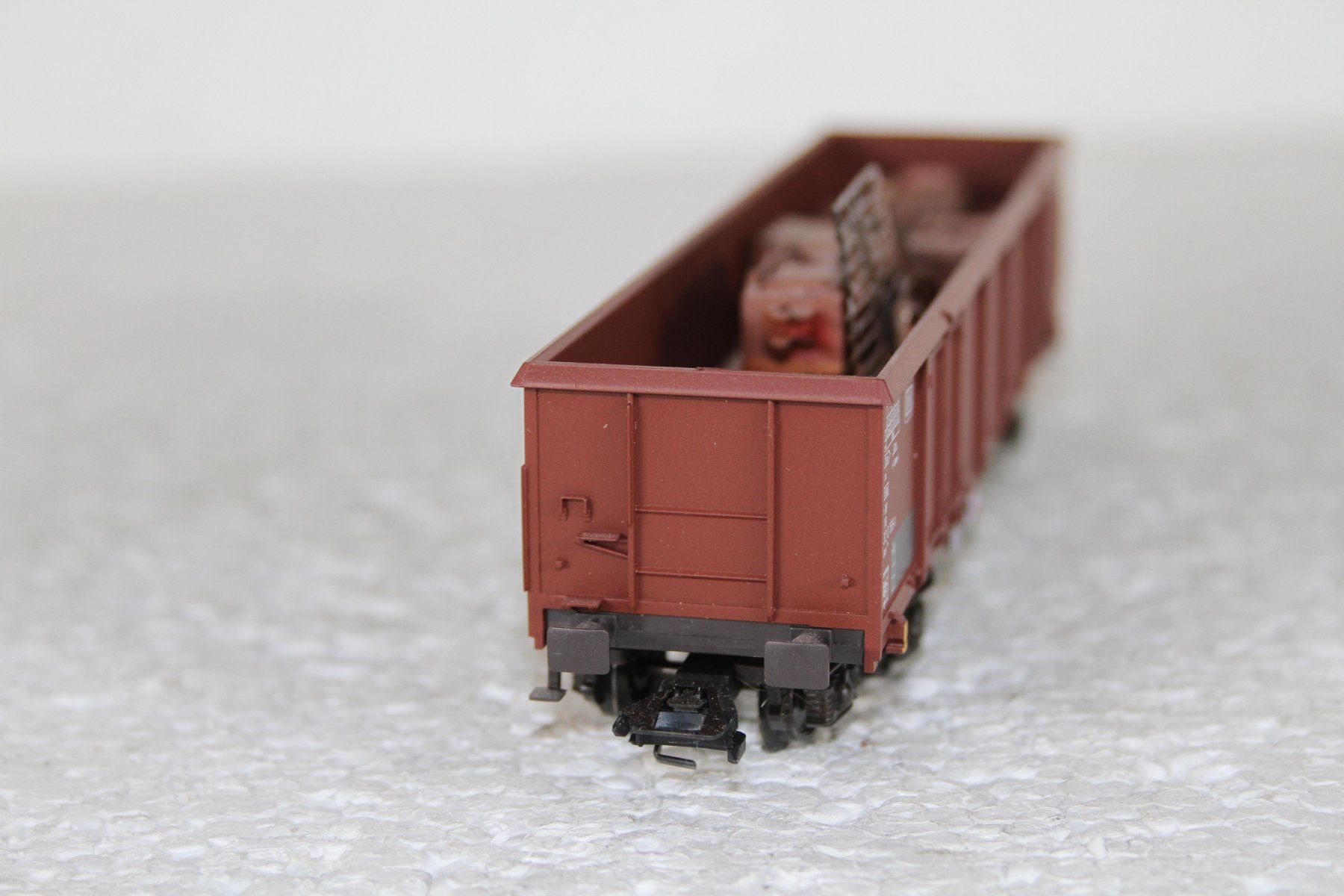 Märklin Modelleisenbahnen: Märklin DB Eaos mit Ladung (1) – Gebraucht aus Triesen von gleis8 2