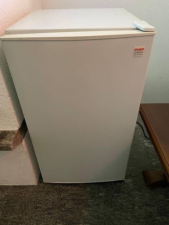 Kühlschrank: Frigorifero piccolo – Gebraucht aus Giubiasco von erm_ngb5