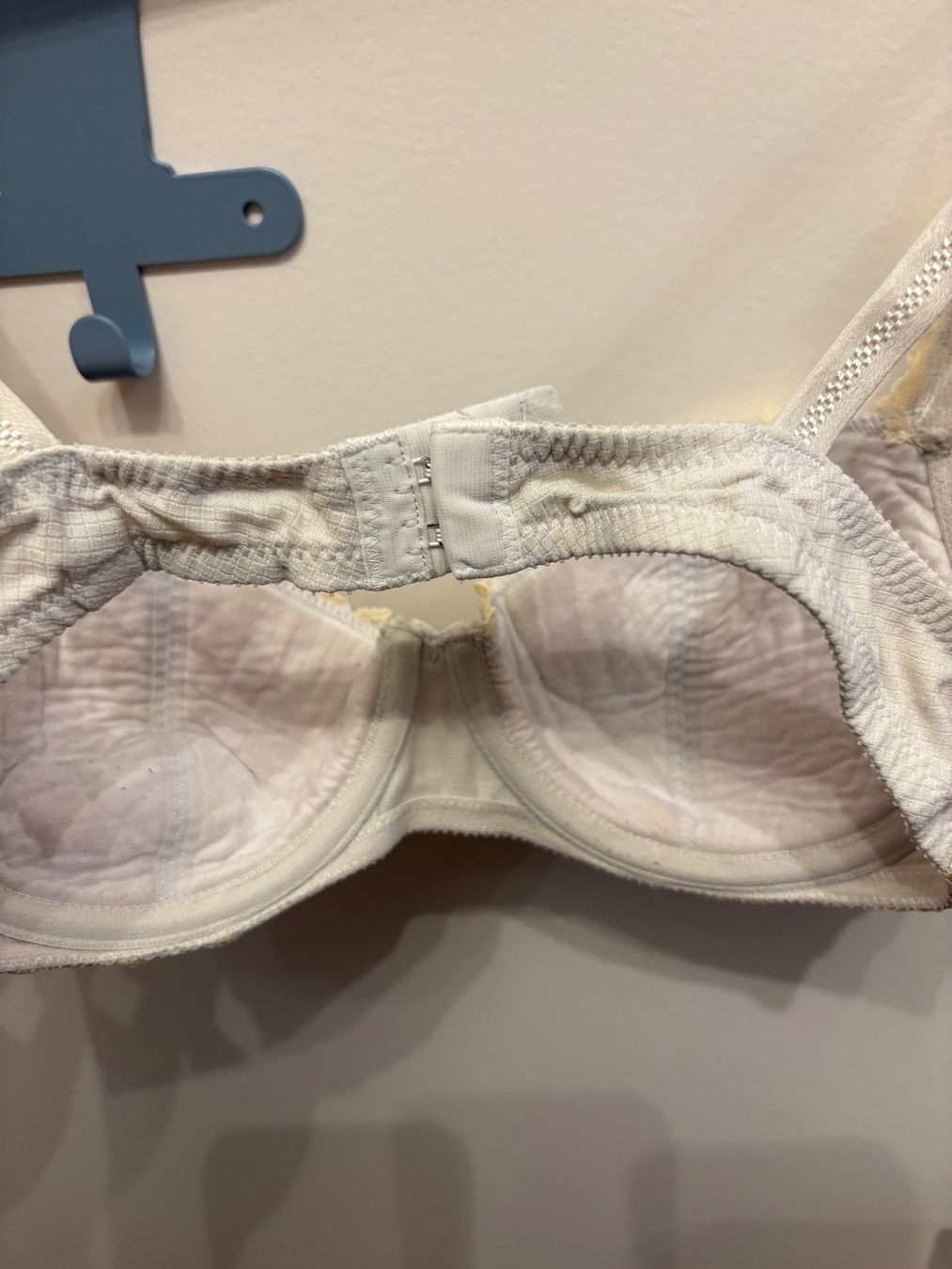 Altra biancheria intima: Soutien-gorge blanc et doré dentelle – Usato da Lausanne venduto da milou201619 2