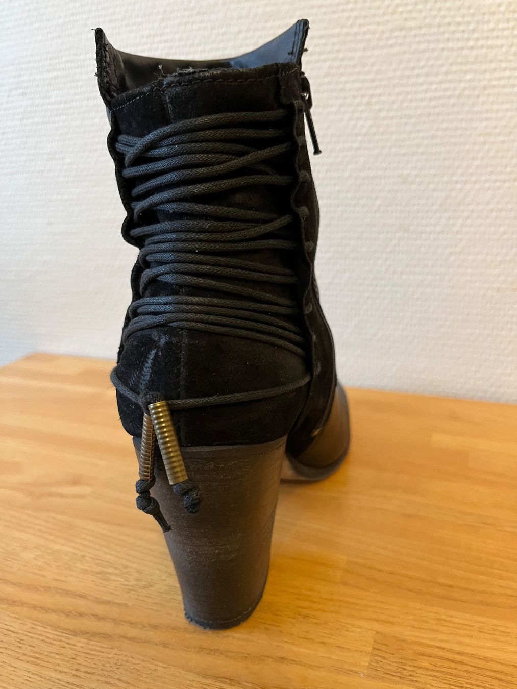 Scarpe da donna: Stiefeletten Gr.40 – Usato da Basel venduto da Bibi_Basel 2