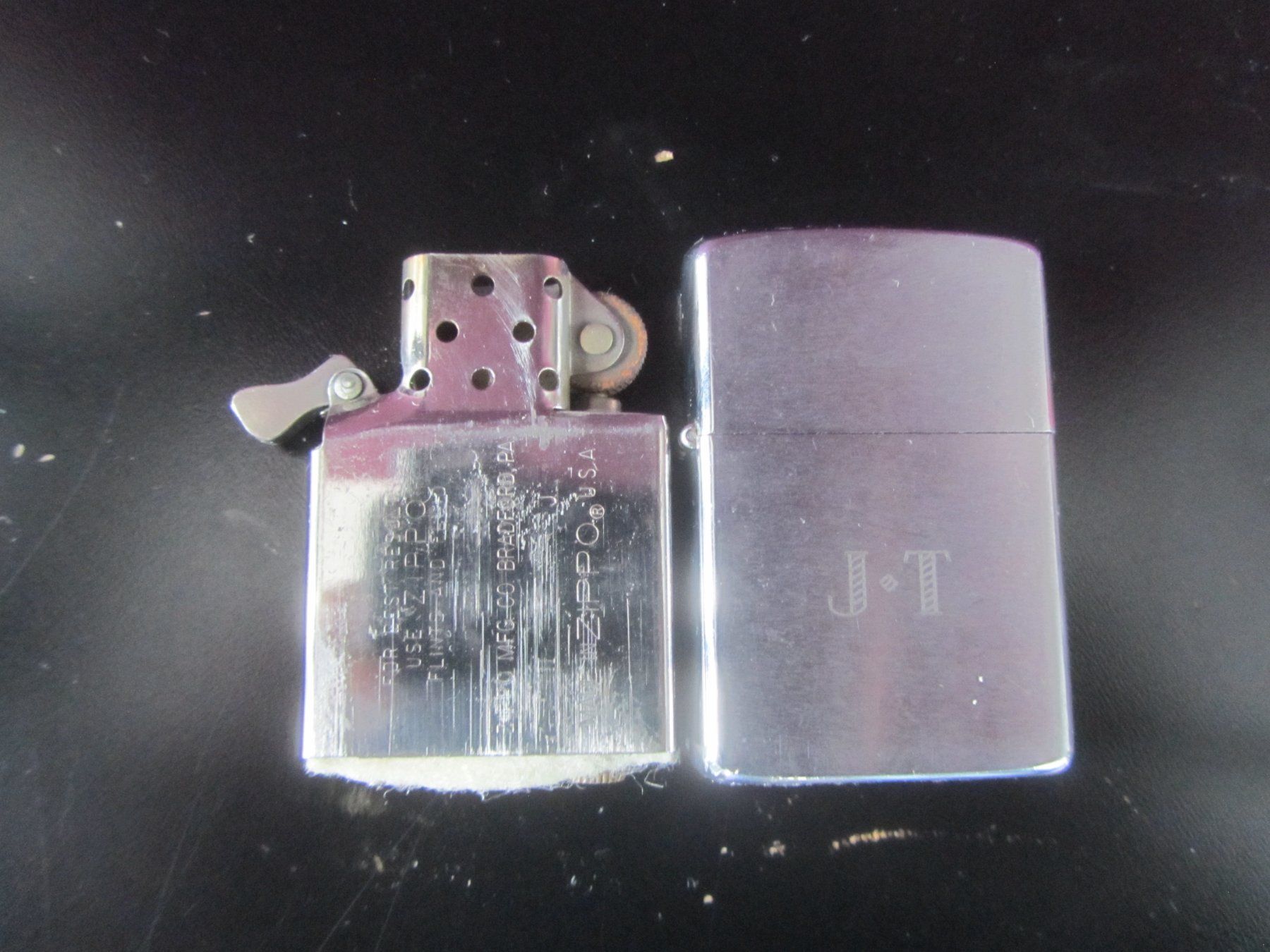Zippo Accendini: Zippo initiales "JT" 1989 – Usato da Pampigny venduto da Calypso06 3