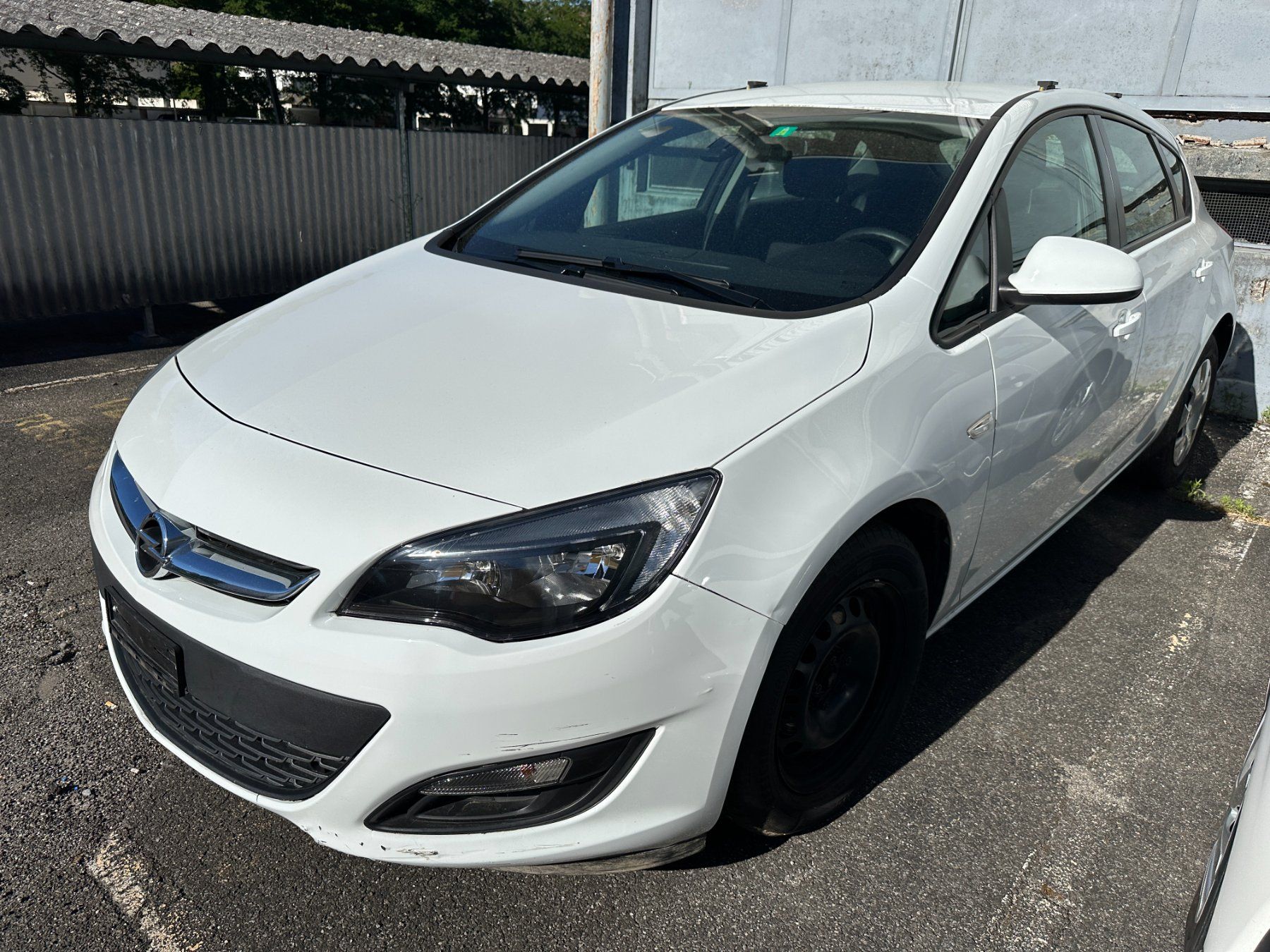 Opel Automobili: Opel Astra J 1.6 Fun Automatik – Usato da Neuenegg venduto da Potentino