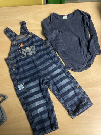 Latzhose und Body Migros blau gestreift Gr. 74 