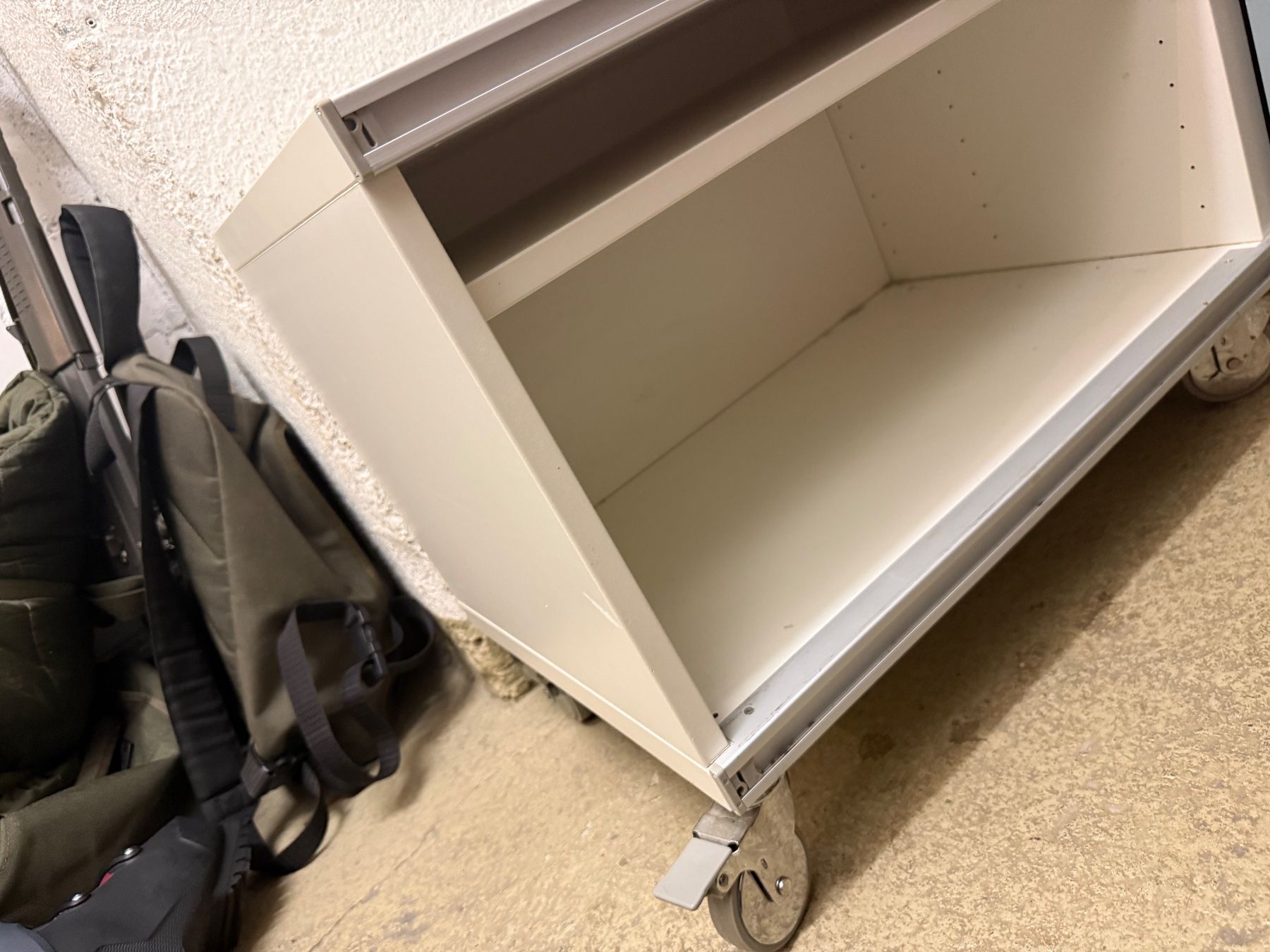 Cassettiere: Sideboard weiss mit Rollen – Usato da Baden venduto da fab_yzl7 1