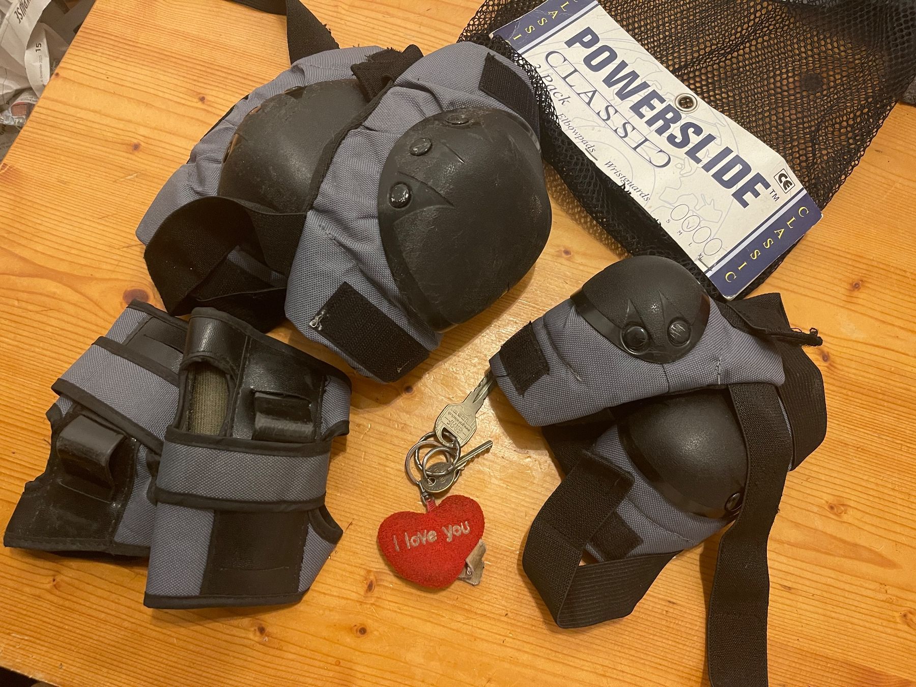 Sci: Powerslide Classic Sport Schutzbekleidung. Grösse M – Usato da Weinfelden venduto da ice_heart_xx 1