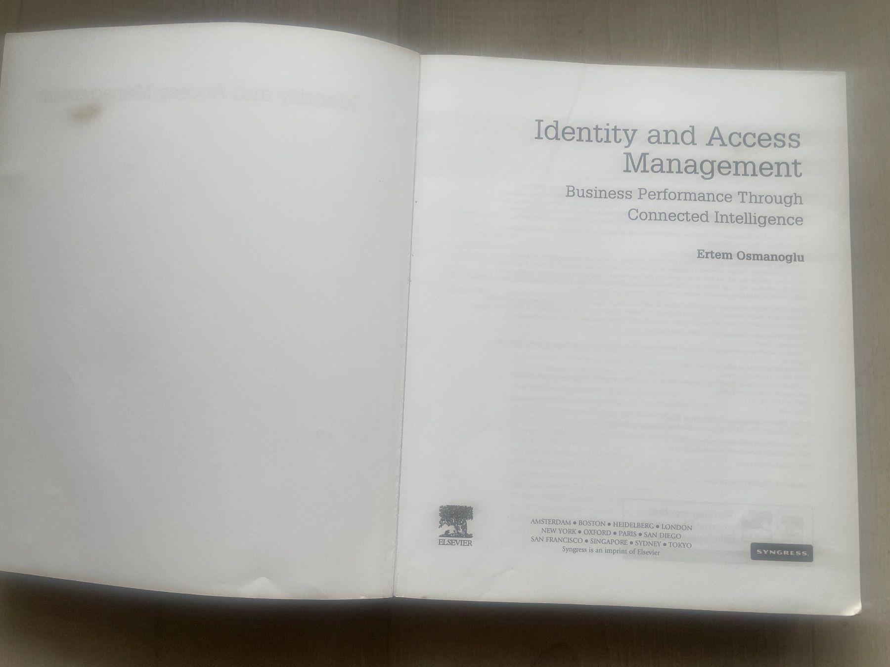 Libri: Identity & Access Management Buch - Top Zustand! – Nuovo (secondo la descrizione) da Zürich venduto da NewYork15 1