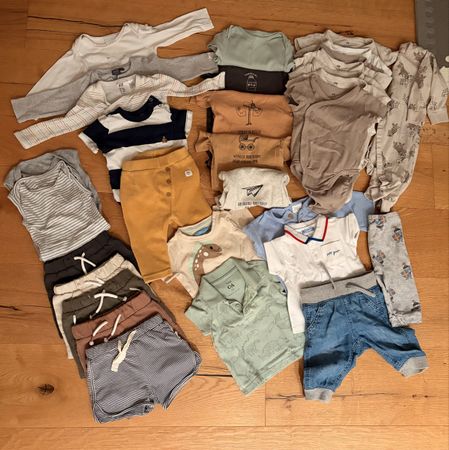 Kleidungspaket Grösse 68
