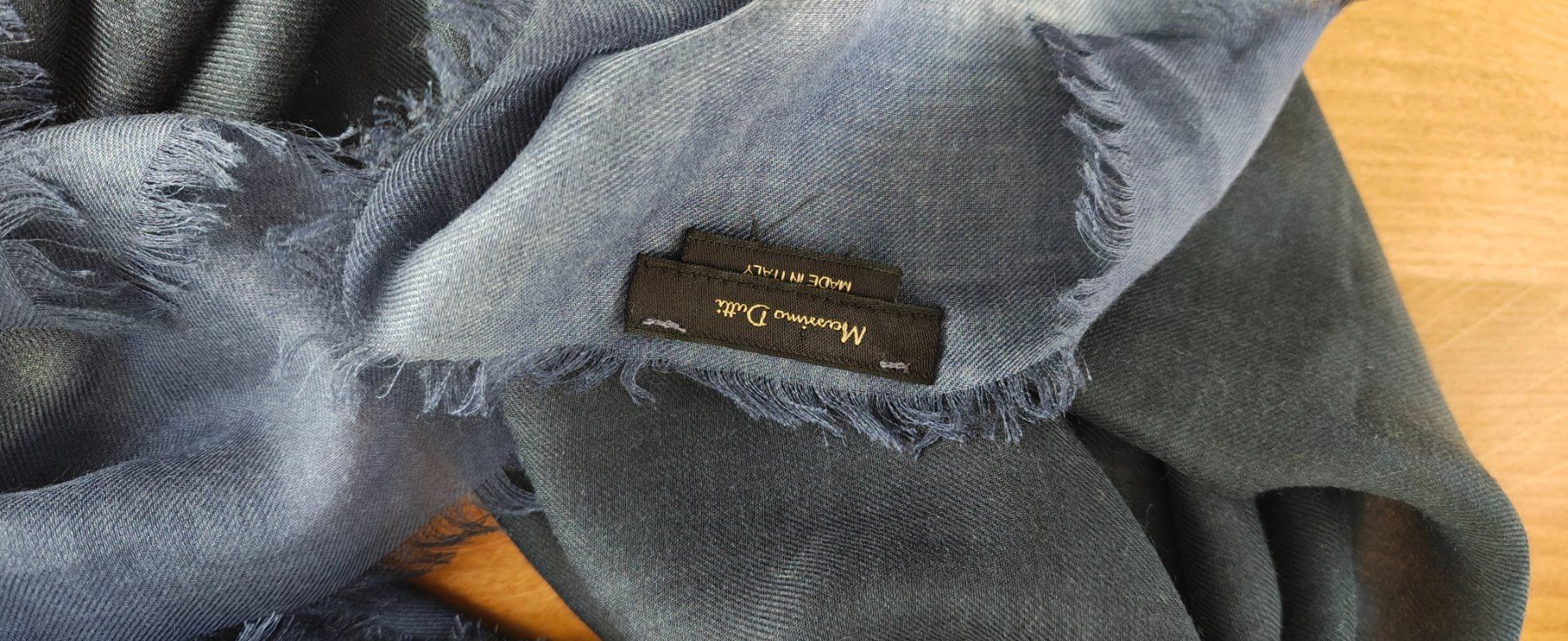 Massimo Dutti Foulard & Sciarpe: Massimo Dutti écharpe lin chic bleu dégradé – Usato da Fribourg venduto da cov_5s7x 1