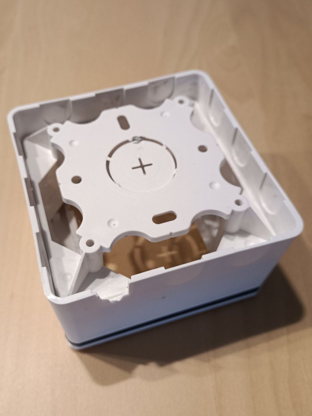 Stecker: Gira AP-Gehäuse – Gebraucht aus Rudolfstetten von Ivost 1