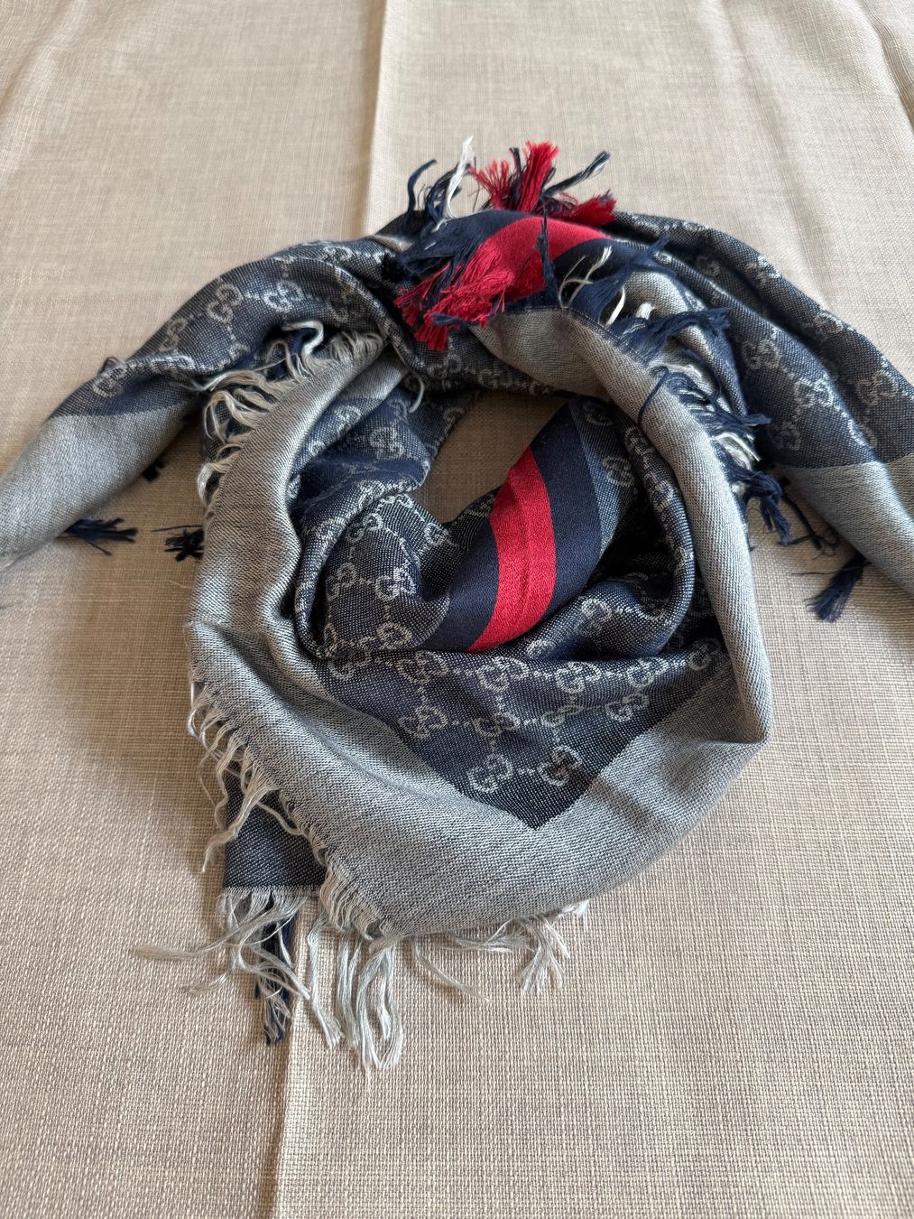 Gucci Altro abbigliamento per bambino: Gucci Schal für Kinder – Nuovo (secondo la descrizione) da Zollikofen venduto da Danijela1983 1