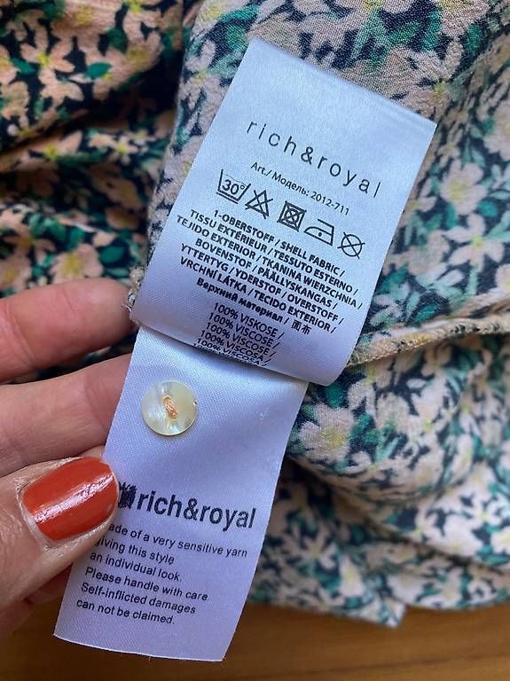 Rich & Royal Camicette: Geblumte fliessende Bluse – Usato da Aarau venduto da lacrimara 3