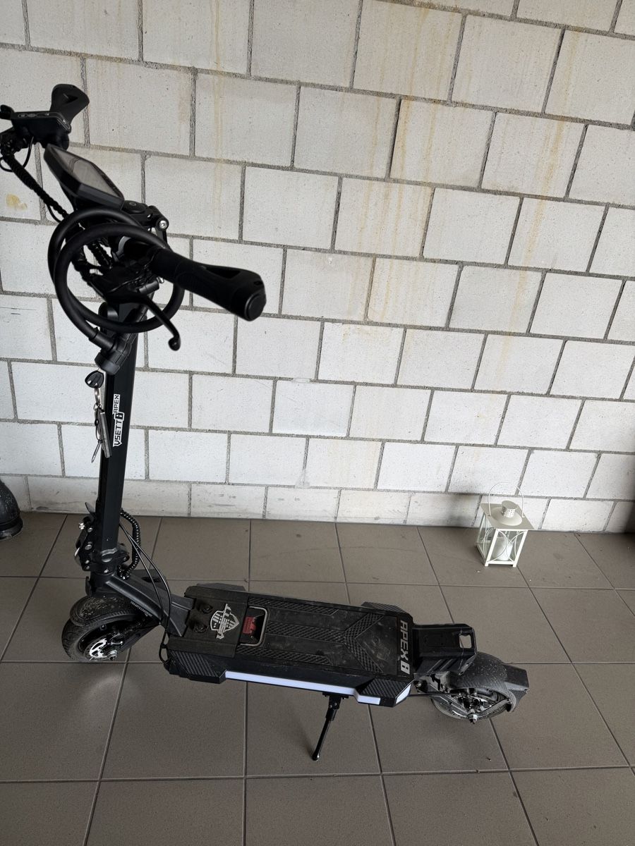Elektromobile: E-Scooter - Premium Vsett Apex 8+ – Gebraucht aus Besenbüren von Be66