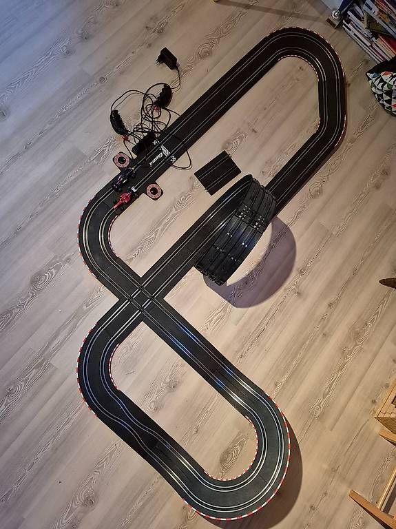 Carrera Spielzeuge: Circuit 24 Carrerra GO – Gebraucht aus Lausanne 25 von Dechipre 2