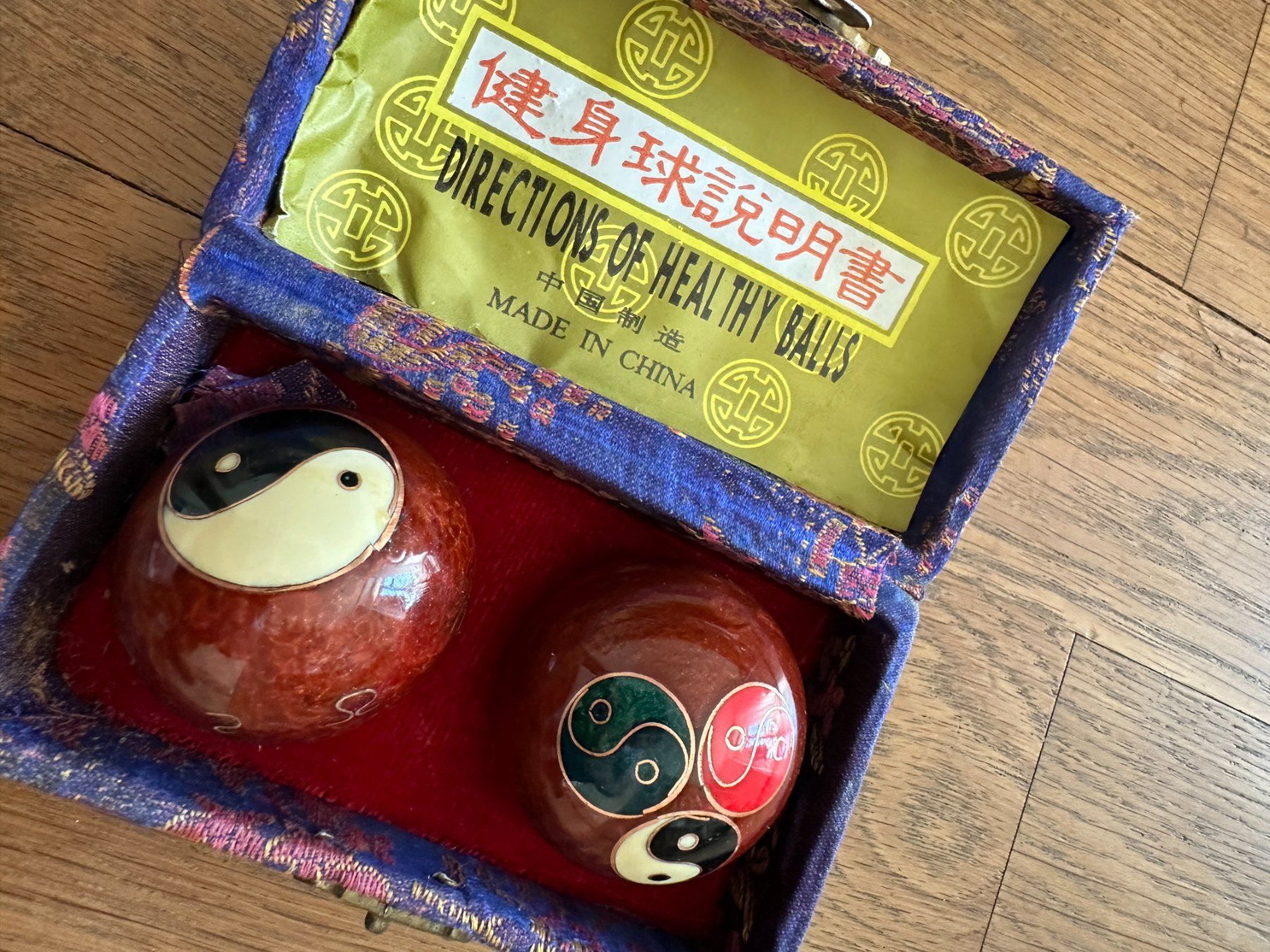 Appareils de massage: Chinesische Gesundheitsbälle Set mit Box – D'occasion à Luzern par Johannas-flohmarkt