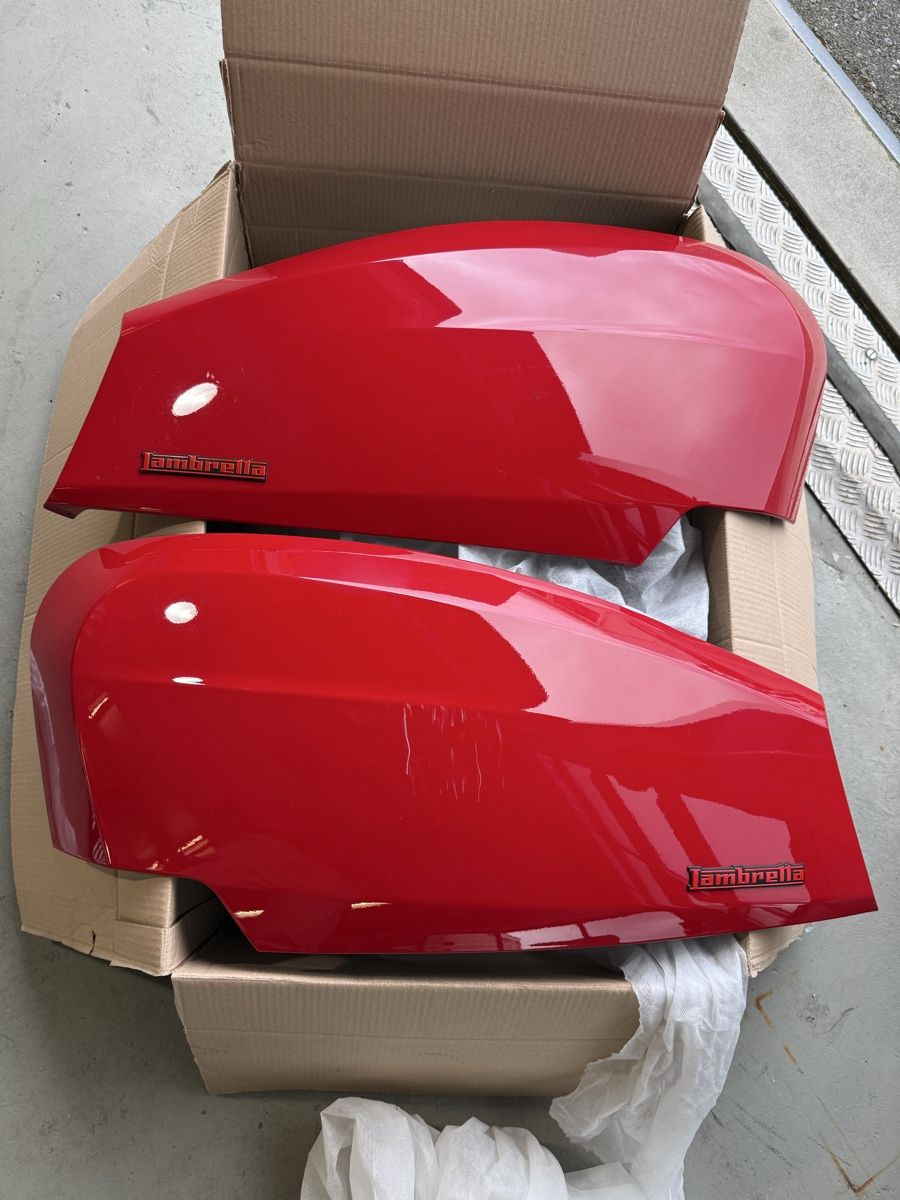 Lambretta Tutti pezzi di ricambio per scooter: Lambretta Verkleidung , Rot – Usato da Buochs venduto da 18-84 1