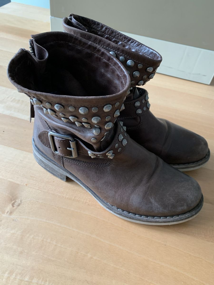 Damenschuhe: Leder Stiefel mit Nieten Gr. 37 – Gebraucht aus Mettmenstetten von _4_YOU_ 2