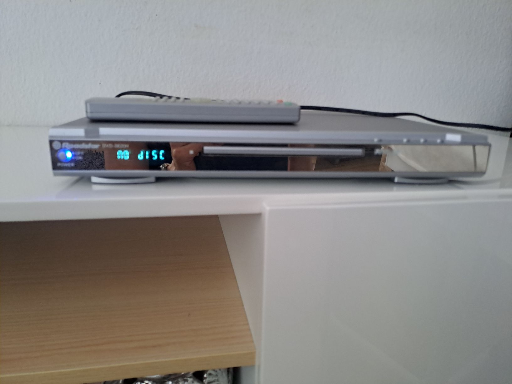 Audio- & Mediensysteme: Roadstar DVD Player  Silver mit Fernbedienung – Gebraucht aus niederhasli von Mira1969
