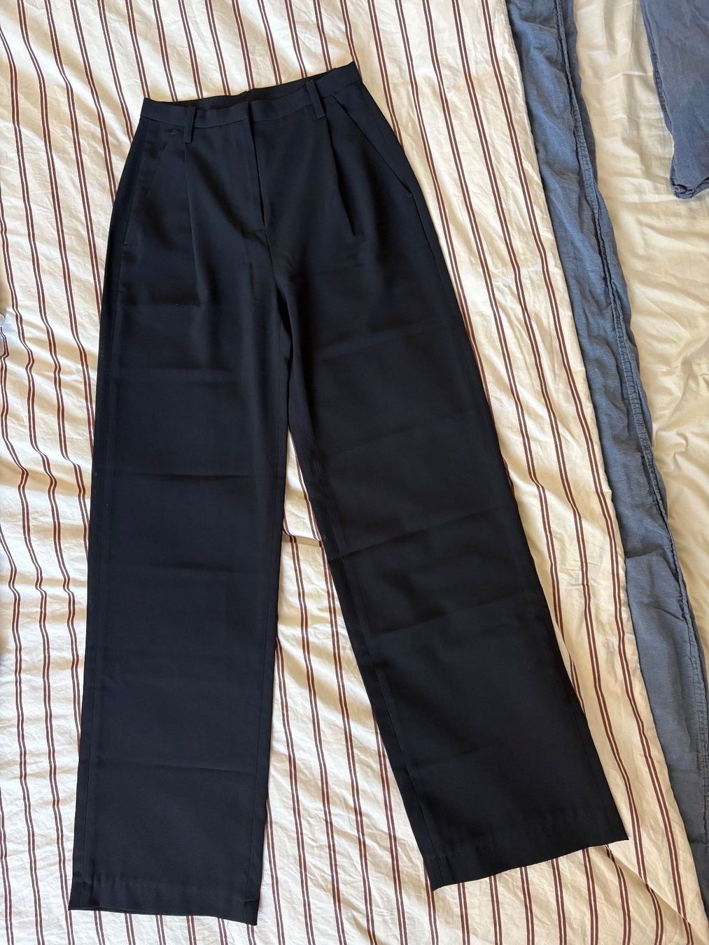 Pantaloni: Leichte Stoffhose von HENNE – Usato da Wallisellen venduto da lin_v
