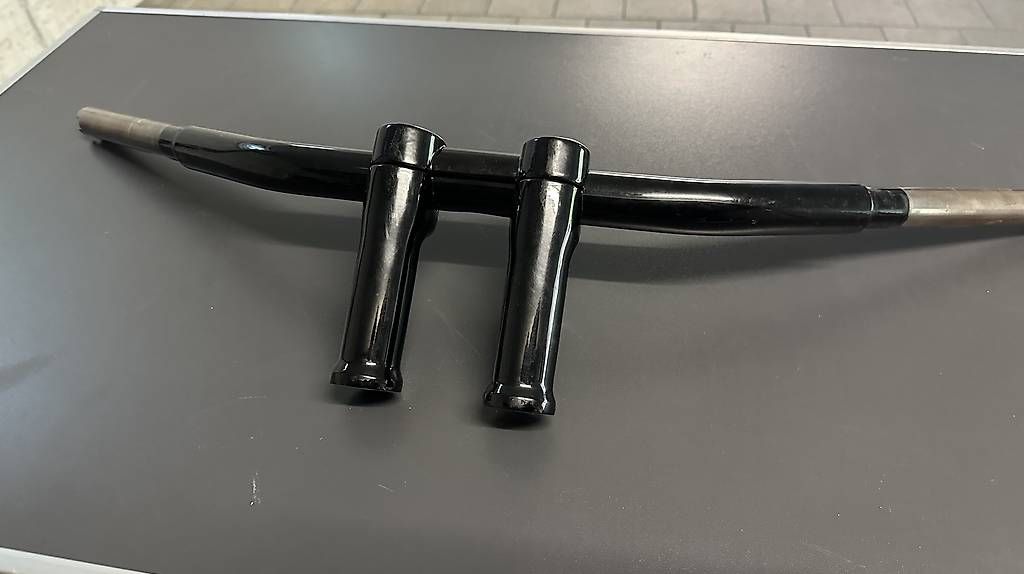 Alle Motorradersatzteile: OEM Lenker inkl. Riser für Harley-Davidson FXDLS 2016 – Gebraucht aus Dagmersellen von tabula_rasa