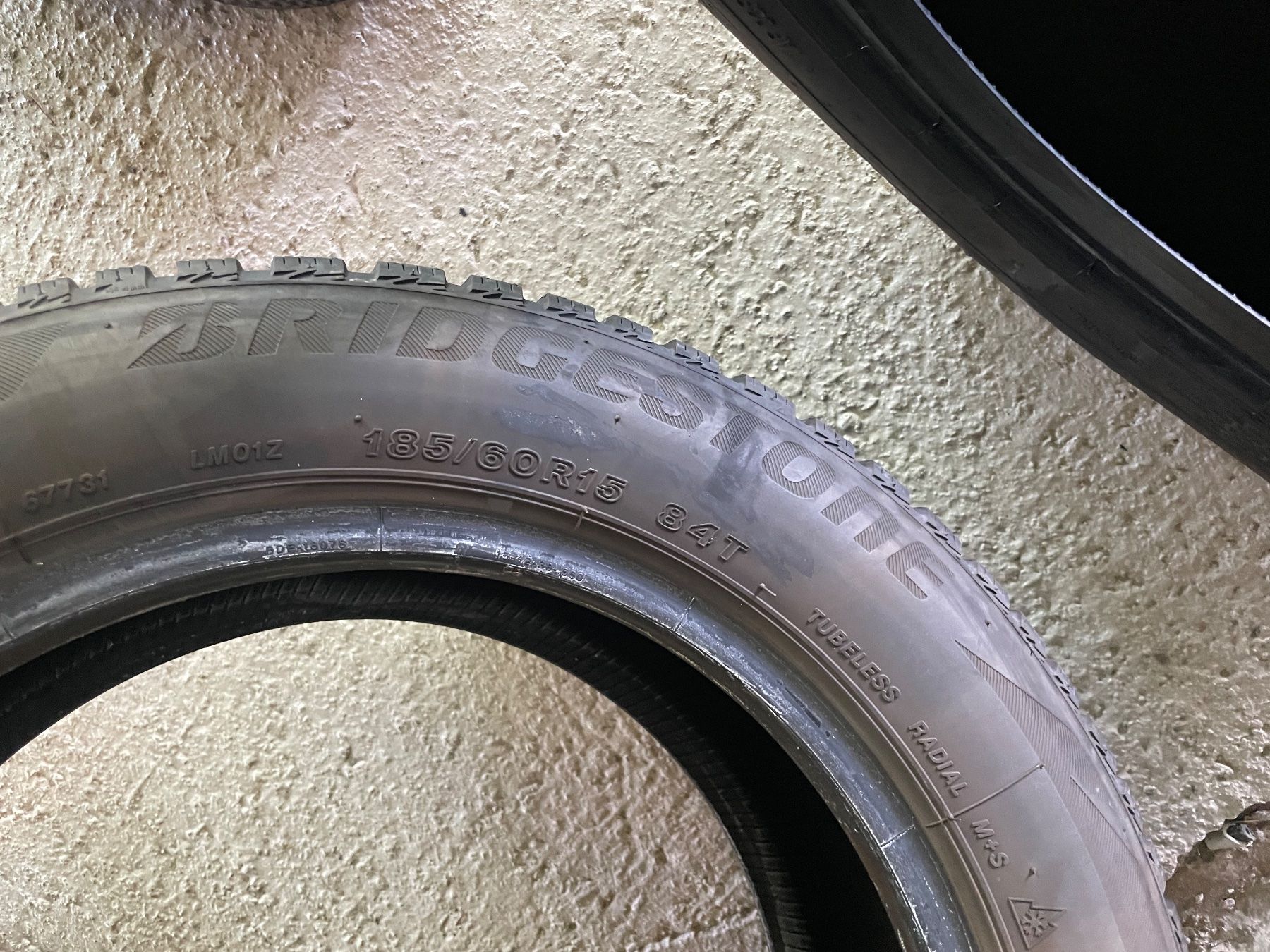 Pneumatici & Ruote complete: 4x 185/ 60 R15 Winterreifen – Usato da Einsiedeln venduto da VH_ 3