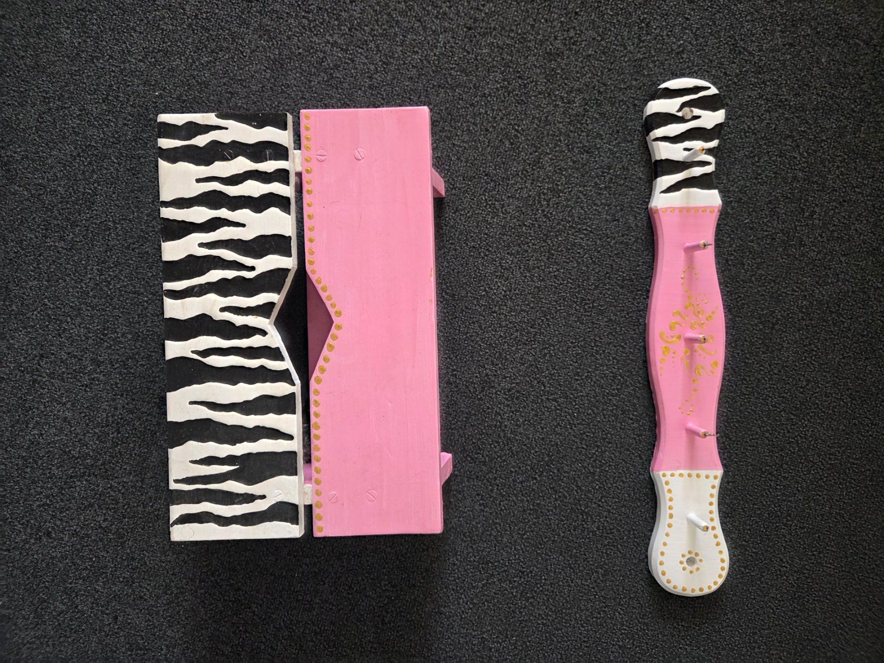 Articoli in legno: Kinder Schemmeli und Garderobe – Usato da Wangen ZH venduto da simplygoodproducts 1