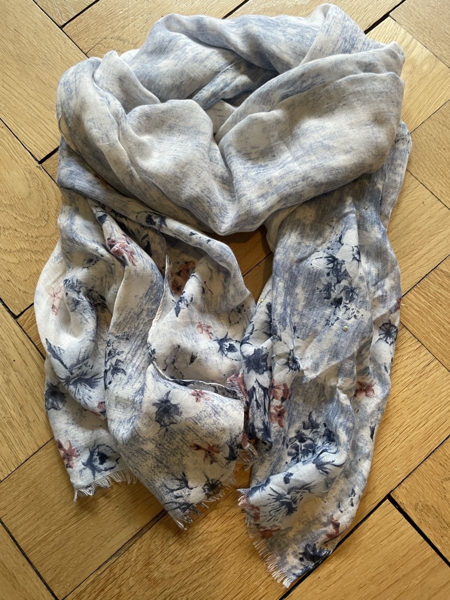 Foulard & Sciarpe: Leichter Schal – Usato da Bern venduto da Triici