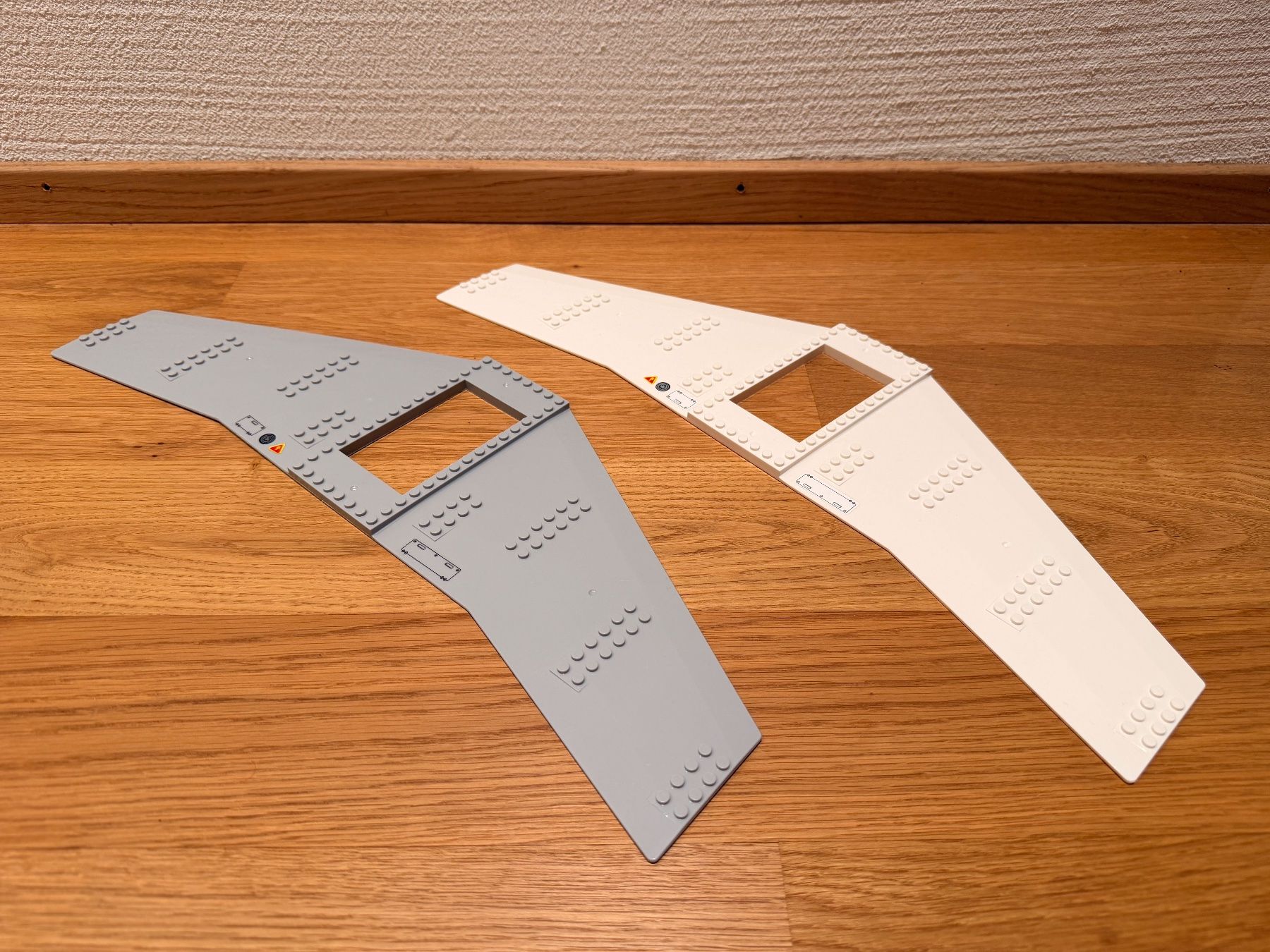 Lego Giocattoli: Lego Flugzeug Flügel Teile – Usato da Reinach BL venduto da Graphix