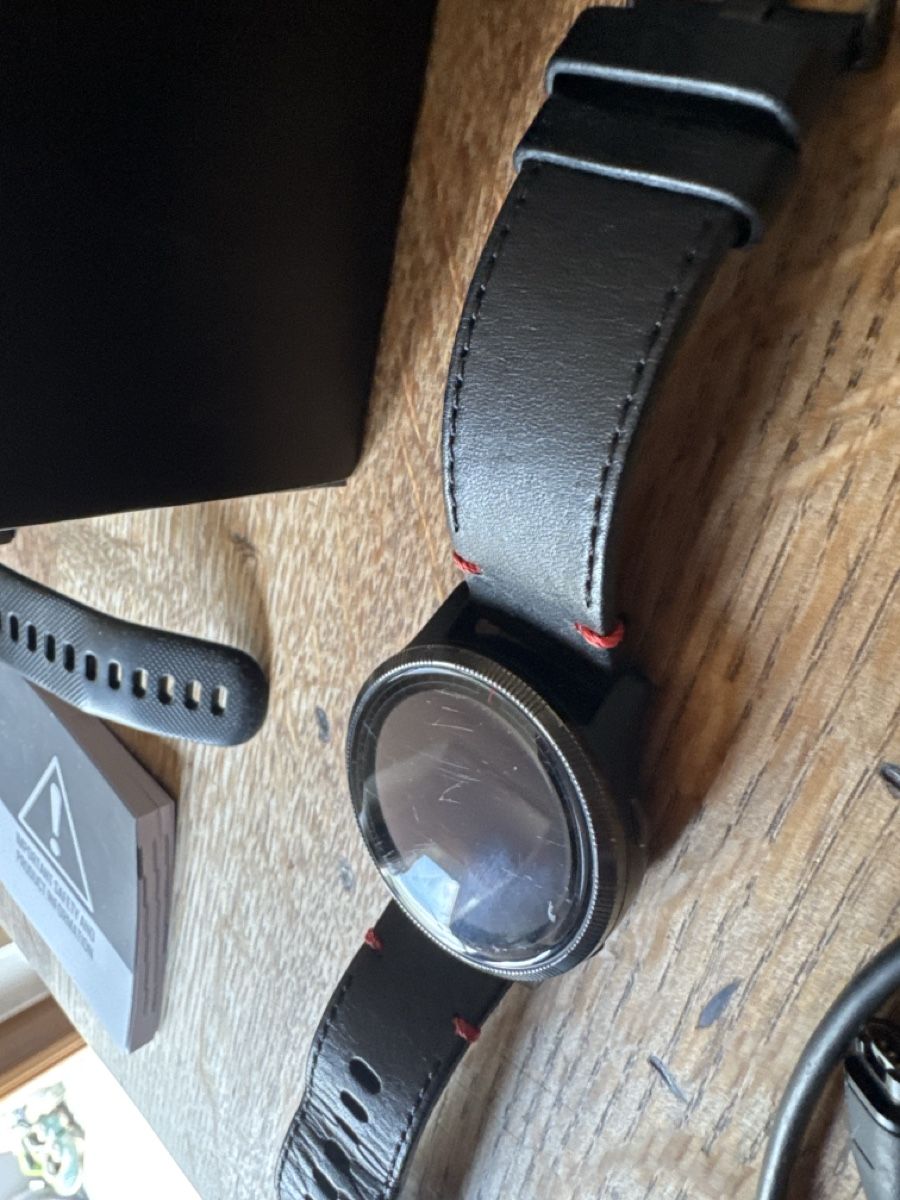 Garmin Smartwatch: Montre connectée Garmin Darth Vader Star Wars Edition – Usato da Cormoret venduto da naaatsiiirt 1