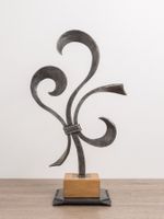 Abstrakte Skulptur aus Metall geschmiedet, Dekofigur