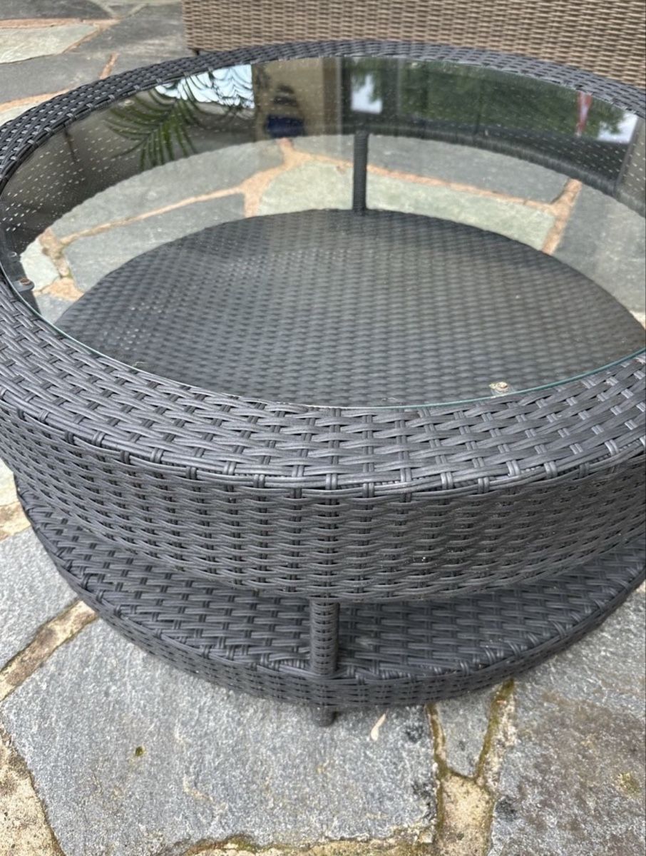 Tavoli: Runder Gartentisch mit Glasplatte – Usato da Bern venduto da Leeeonie 1