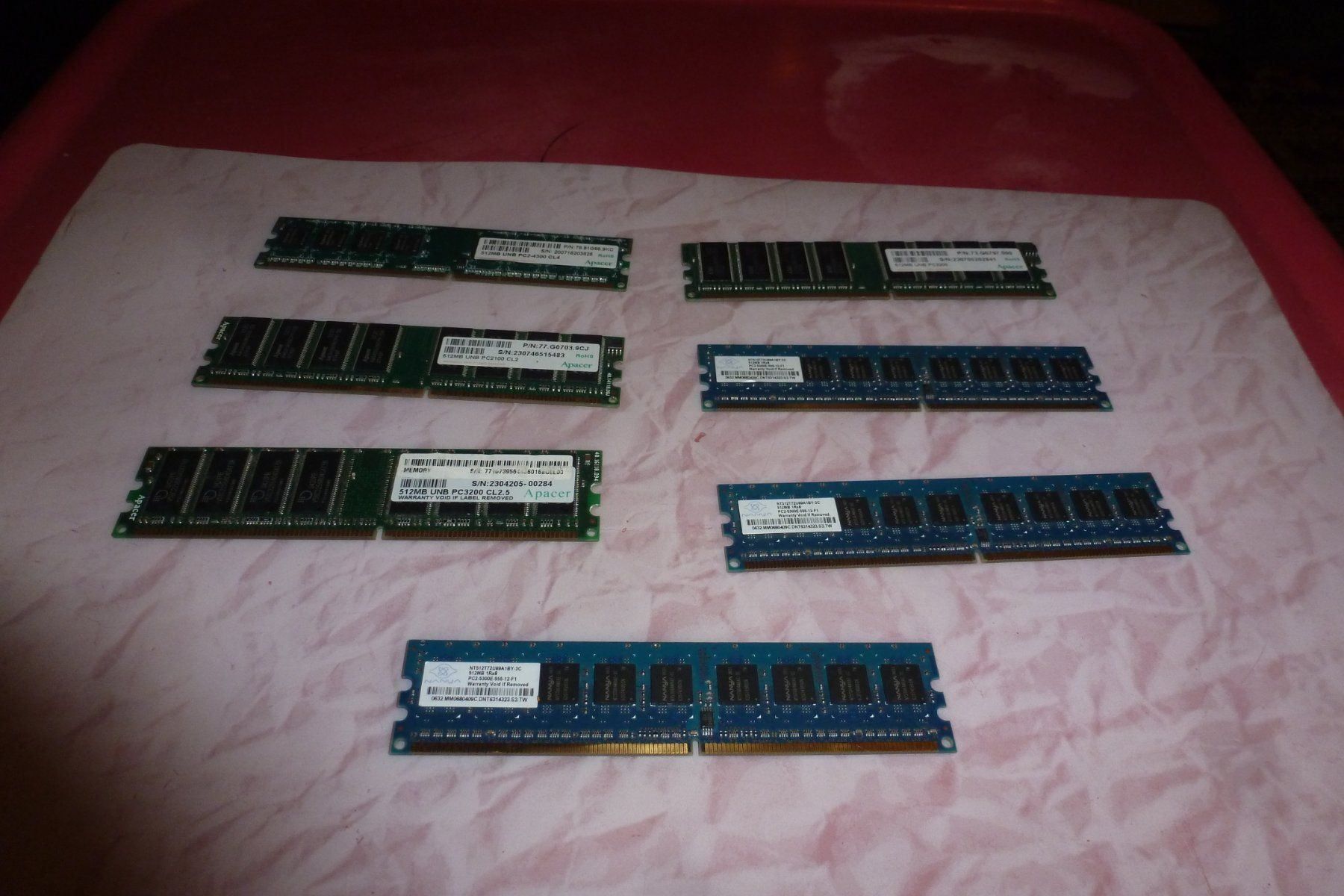 PCs: 7 alte Desktop Computer RAM ** NR 01 – D'occasion à Emmen par newcar4you