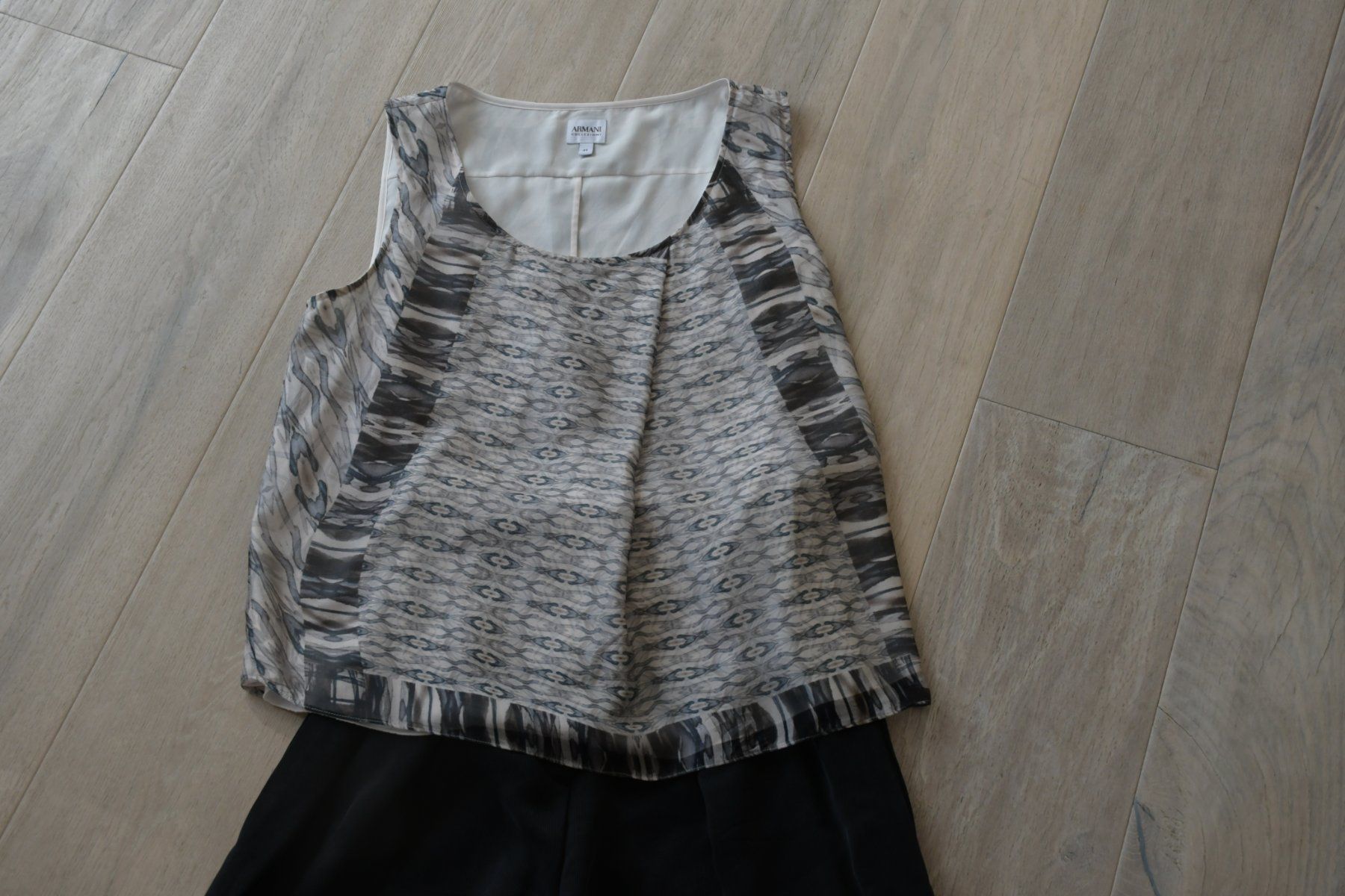 Armani Blusen: Armani Bluse gr. M – Neu (gemäss Beschreibung) aus Nuglar von Korsika2 1