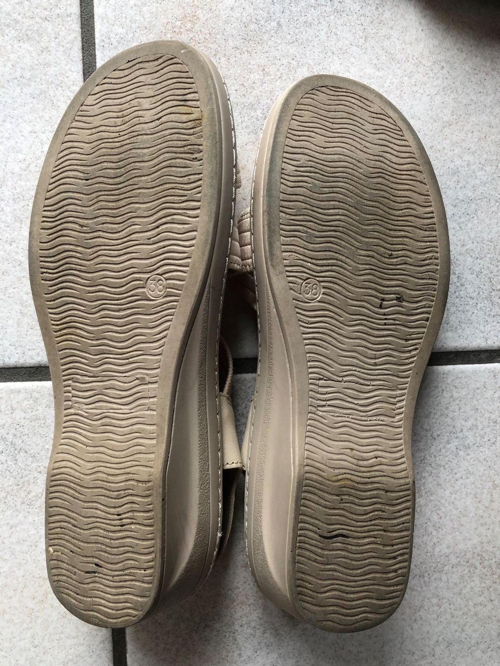 Scarpe da donna: Sandale Aerosoft – Usato da Liestal venduto da FlomiVivi 2