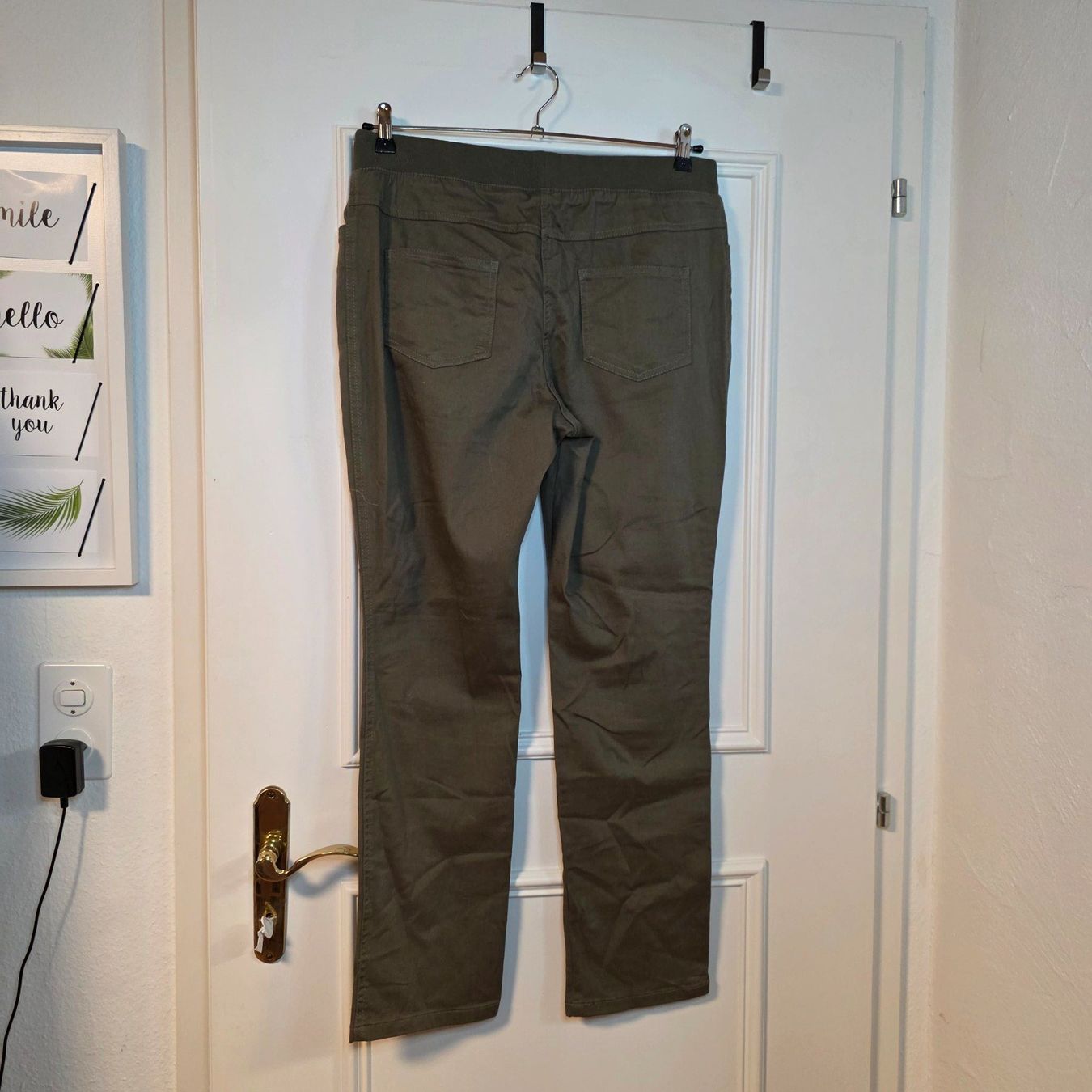 Pantaloni: Olivgrüne Hose Gr. 44 neuwertig – Usato da Wald ZH venduto da CapLux 2