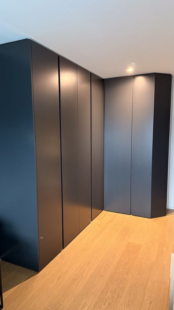Armoires: Corner Wardrobe graphite - Alpnach Norm – D'occasion à Oberägeri par SimonMc
