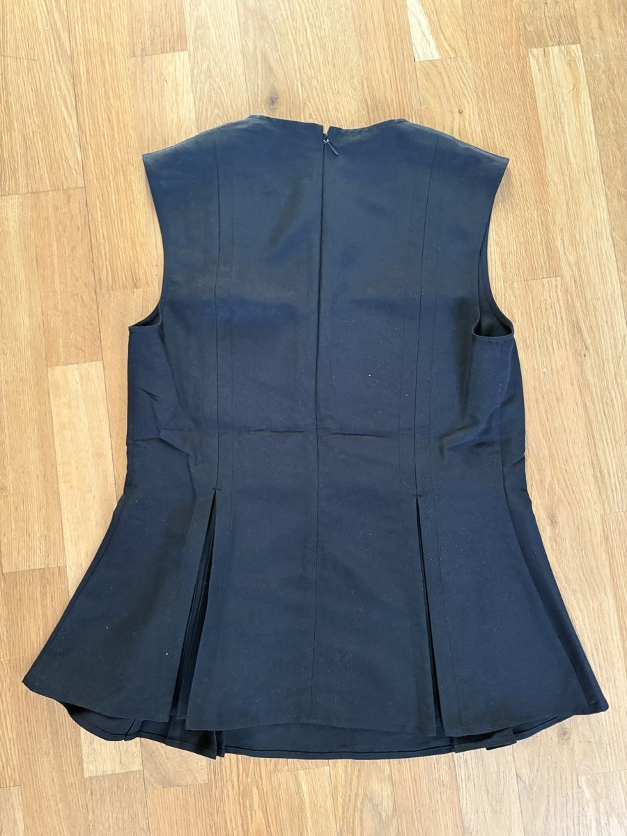 Cos Top: Edles COS Top schwarz Grösse 34; NEU – Nuovo (secondo la descrizione) da Luzern venduto da esnimo66 1