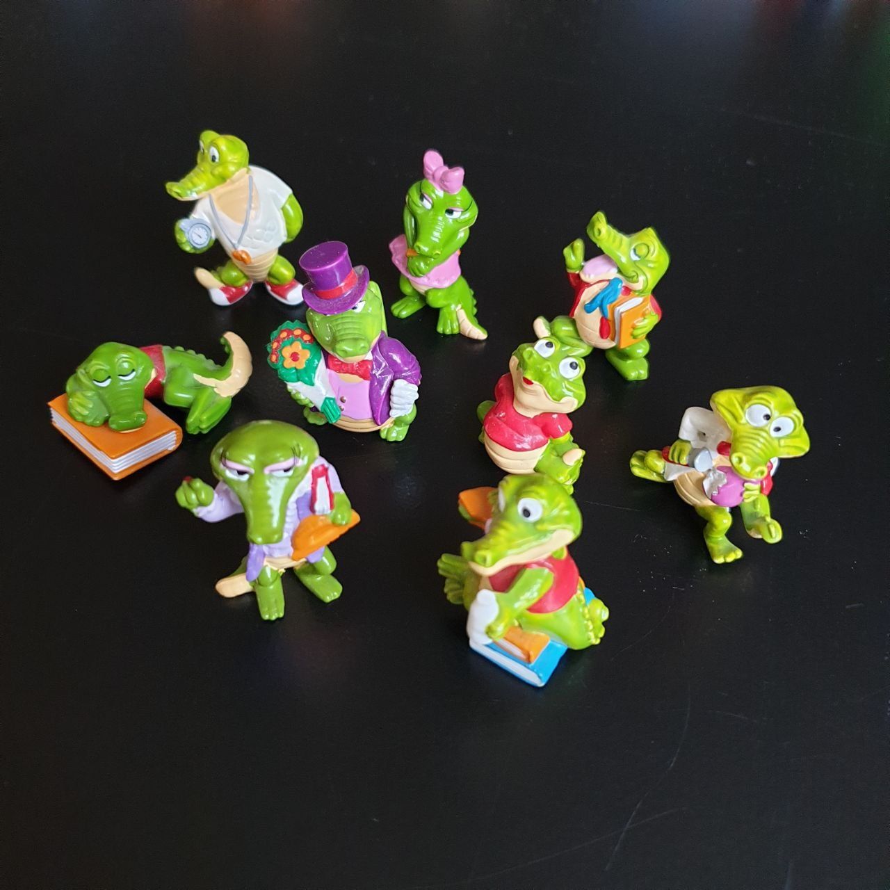 Statuette: Ü-Eier Figuren 1991 Die Kroko Schule – Nuovo (secondo la descrizione) da Urnäsch venduto da Nakamotix