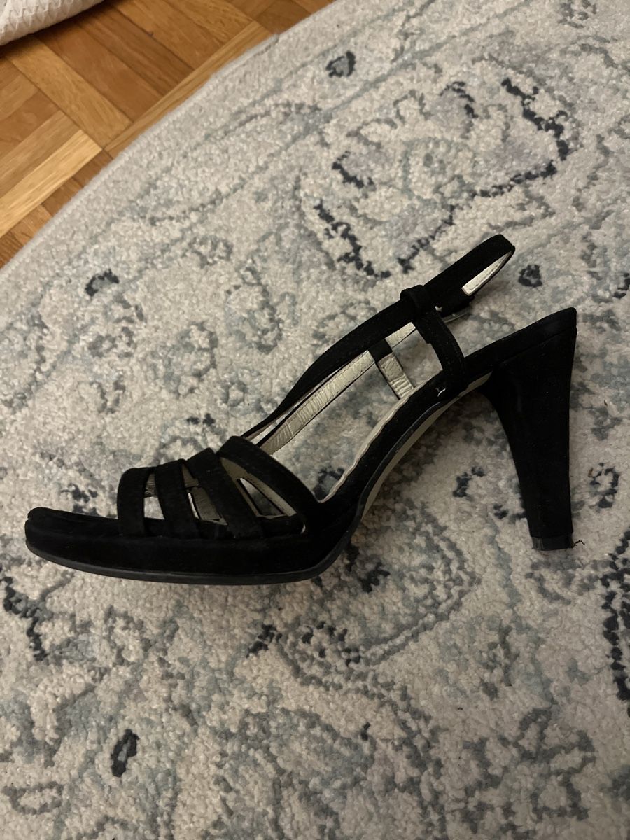 Scarpe da donna: Sandales noires à talons hauts, élégantes – Usato da Genève venduto da mar_mkc7 2