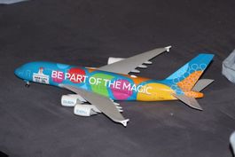 Emirates A380 Special 1:200 (Rad fehlt)