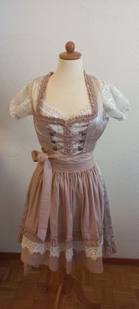 Bergweiss Dirndl mit Krüger Bluse